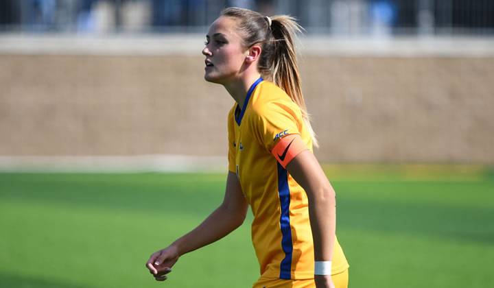 Professional footballer, Hollie raises awareness of the risk factors for blood clots in women